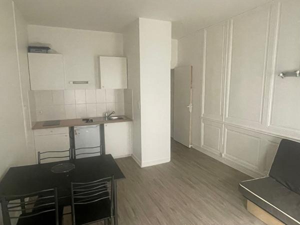 A LOUER STUDIO 25m² GROSSE HORLOGE ,  La rochelle