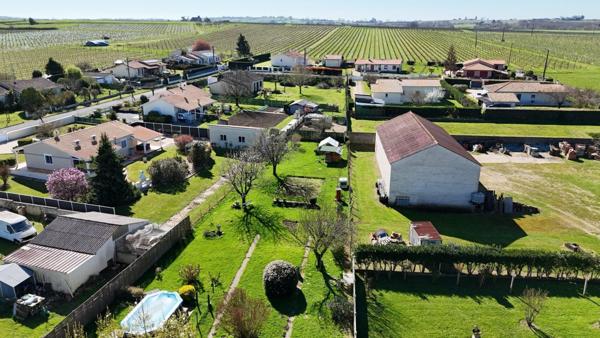 maison de village avec grange + dépendance et piscine hors sol