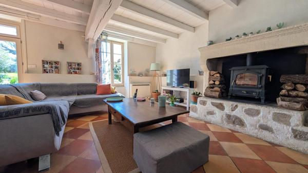 maison de village avec grange + dépendance et piscine hors sol