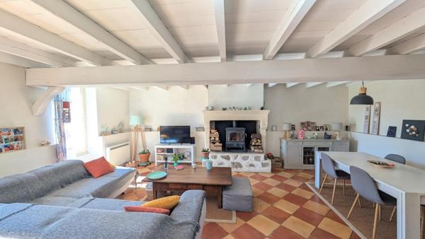 maison de village avec grange + dépendance et piscine hors sol