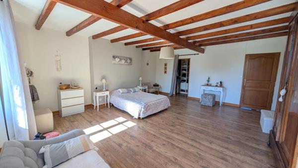 maison de village avec grange + dépendance et piscine hors sol