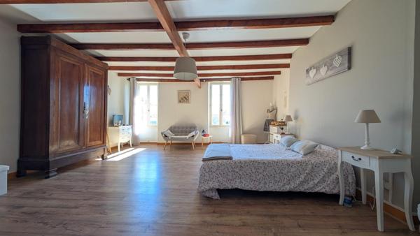 maison de village avec grange + dépendance et piscine hors sol