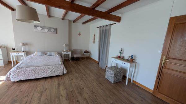 maison de village avec grange + dépendance et piscine hors sol