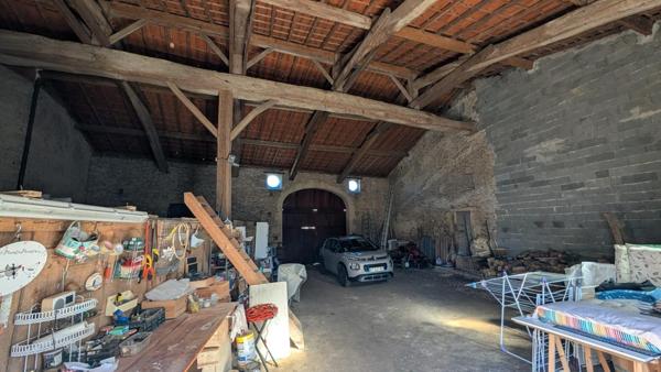 maison de village avec grange + dépendance et piscine hors sol