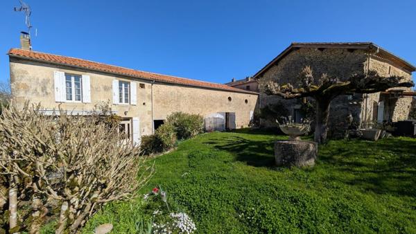 maison de village avec grange + dépendance et piscine hors sol