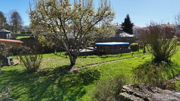 maison de village avec grange + dépendance et piscine hors sol