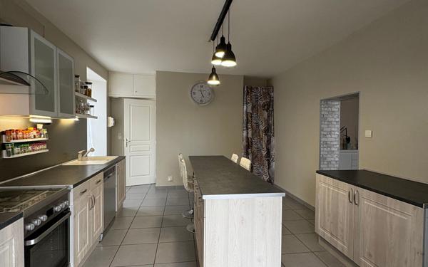 Maison à vendre    4 pièces •  Brigueil-le-Chantre