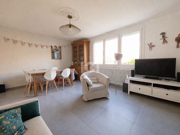 Maison vie de plain pied 6 pièce(s) 149.42 m2