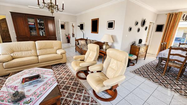 Maison vie de plain pied 6 pièce(s) 149.42 m2