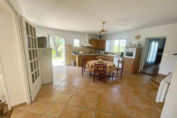 Maison
         4 pièces
        - 110 m² 695 000 € *