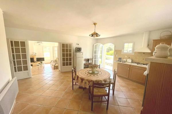 Maison
         4 pièces
        - 110 m² 695 000 € *