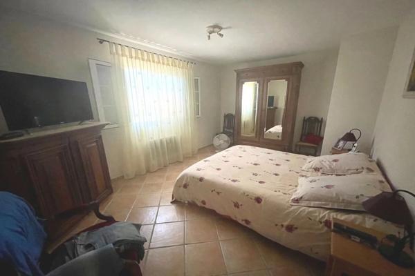 Maison
         4 pièces
        - 110 m² 695 000 € *