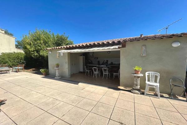 Maison
         4 pièces
        - 110 m² 695 000 € *