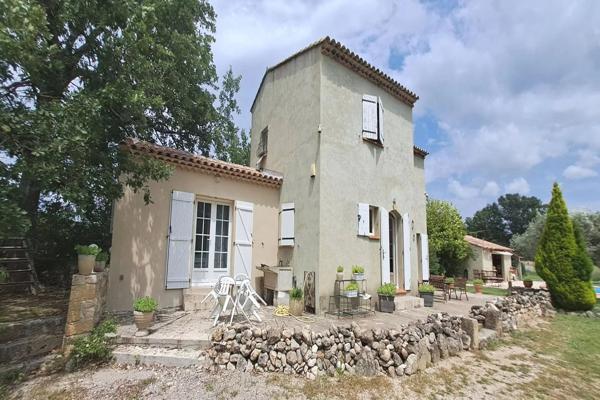Maison
         4 pièces
        - 110 m² 695 000 € *