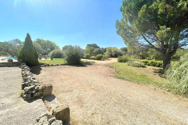 Maison
         4 pièces
        - 110 m² 695 000 € *