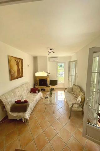 Maison
         4 pièces
        - 110 m² 695 000 € *