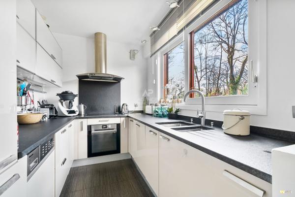 Maisons-laffitte - 5 pièce(s) - Parc - chambres jardin 749 000 € **  - Référence  4618