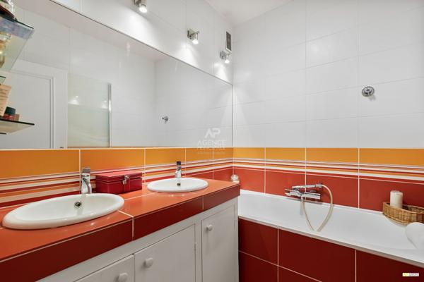 Maisons-laffitte - 5 pièce(s) - Parc - chambres jardin 749 000 € **  - Référence  4618