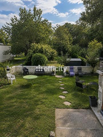 Maison
         6 pièces
        - 126 m² 335 000 € *