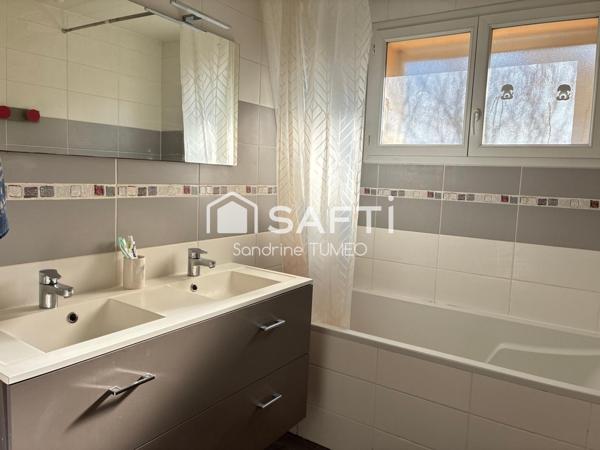 Grande maison familiale avec atelier isolé et fort potentiel