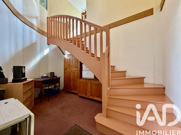 Appartement à vendre 4 pièces 98 m² Courbevoie