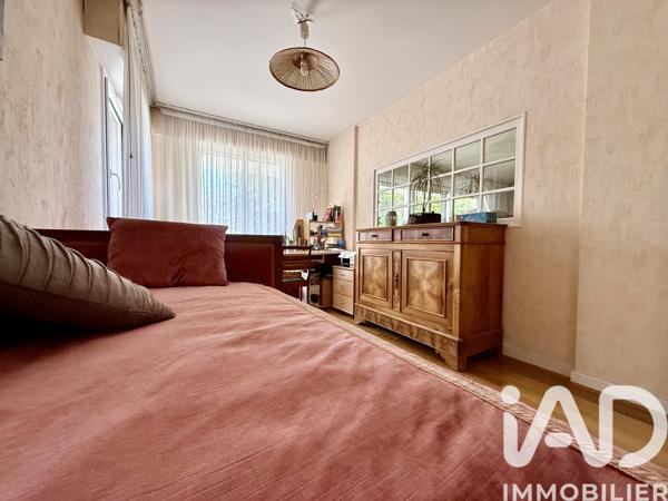 Appartement à vendre 4 pièces 98 m² Courbevoie