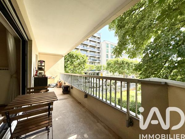 Appartement à vendre 4 pièces 98 m² Courbevoie