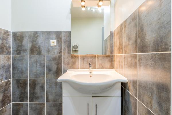 Centre-ville MORESTEL - Appartement T3 lumineux de 61.65 m² au pied des commodités / Petite Résidence de 2008 avec Parking