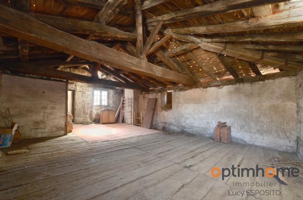 🏰 Opportunité Unique au Cœur du Village Historique de Confolens ! 🌟
