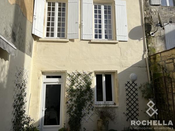 MAISON AU COEUR DU CENTRE VILLE DE ST JEAN D ANGELY