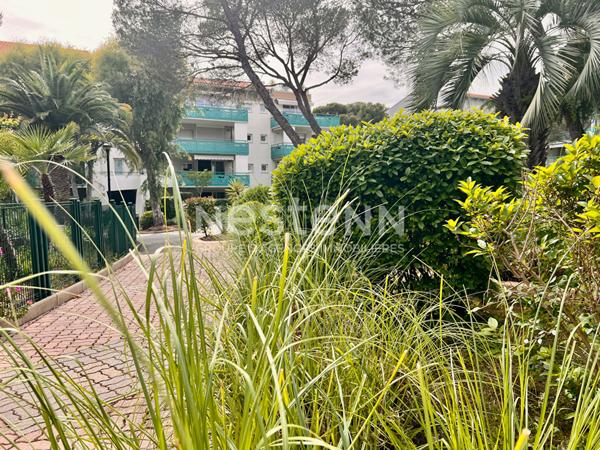 Appartement Saint Raphael 3 pièce(s) 74 m2 en rez de jardin residence avec piscine