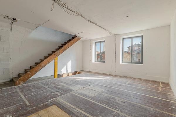 Maison de village à vendre 5 pièces CHAZAY D'AZERGUES (69) charme, jardin, centre