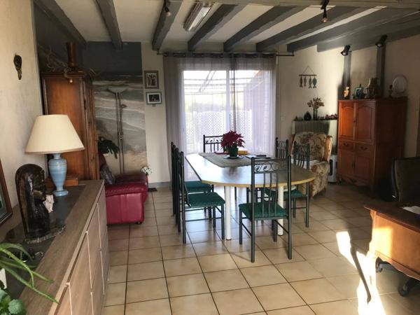 ENSEMBLE IMMOBILIER DE RAPPORT DIVISE EN DEUX APPARTEMENTS MEUBLES LOCATION  COURTE DUREE