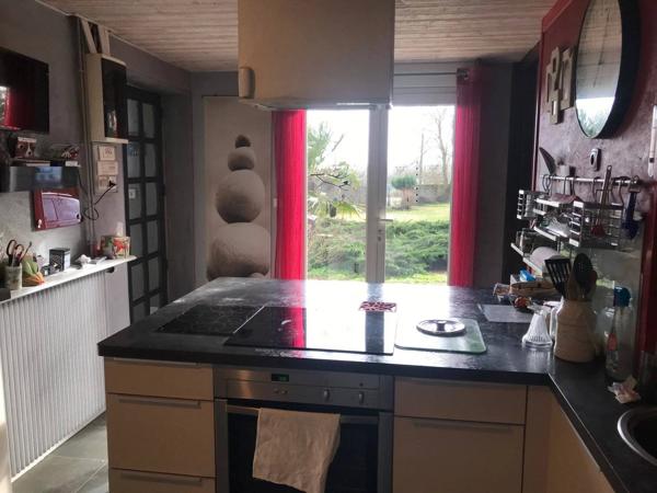 ENSEMBLE IMMOBILIER DE RAPPORT DIVISE EN DEUX APPARTEMENTS MEUBLES LOCATION  COURTE DUREE