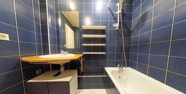 APPARTEMENT T2 A LOUER - LYON 8EME ARRONDISSEMENT Colbert 52.35 m 2 970 € charges comprises par mois