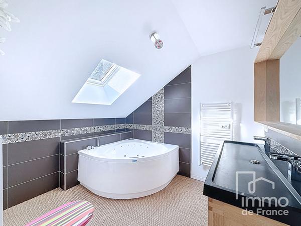 Maison Valserhone 5 pièce(s) 111.55 m2