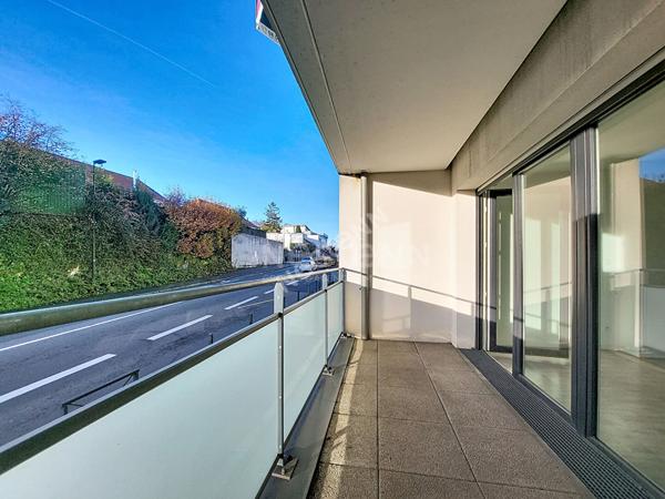 Nantes Pont du Cens : Exclusivité ! En vente ! Bel appartement T2 sur terrasse, chambre séparée, parking. Proche toutes commodités !