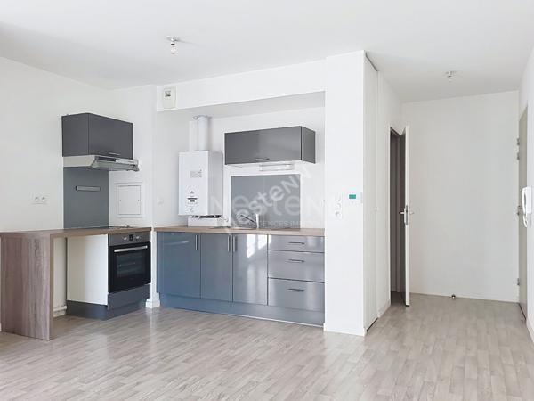 Nantes Pont du Cens : Exclusivité ! En vente ! Bel appartement T2 sur terrasse, chambre séparée, parking. Proche toutes commodités !