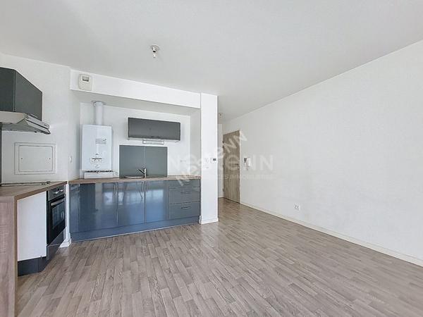 Nantes Pont du Cens : Exclusivité ! En vente ! Bel appartement T2 sur terrasse, chambre séparée, parking. Proche toutes commodités !