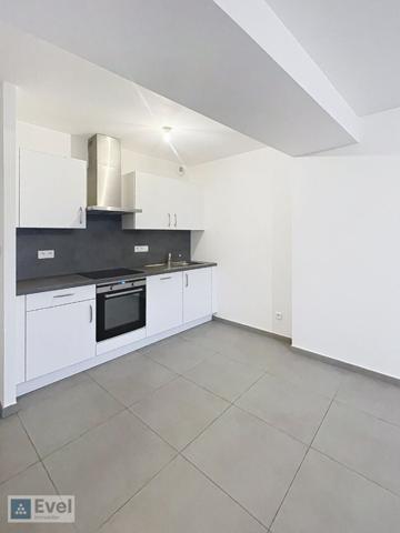 LOCATION ROUSSY LE VILLAGE - APPARTEMENT F2 PARKING ET TERRASSE