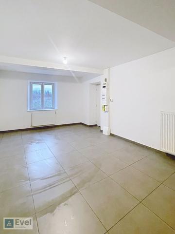 LOCATION ROUSSY LE VILLAGE - APPARTEMENT F2 PARKING ET TERRASSE
