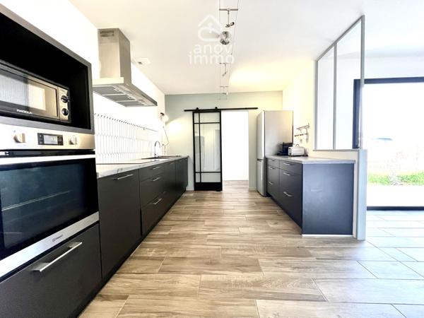 Maison
                                                                                                                                                                                                                                                                                                                        5 pièce(s)                                                                                                                                                                                                          4 chambre(s)                                                                                                                                                                                                          120  m²