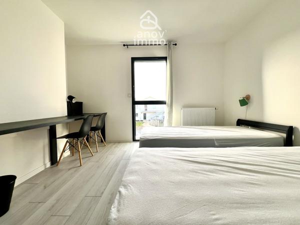 Maison
                                                                                                                                                                                                                                                                                                                        5 pièce(s)                                                                                                                                                                                                          4 chambre(s)                                                                                                                                                                                                          120  m²