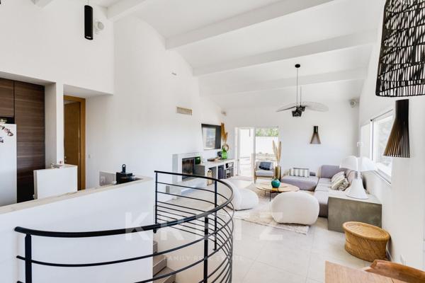 Maison contemporaine rénovée avec vue exceptionnelle