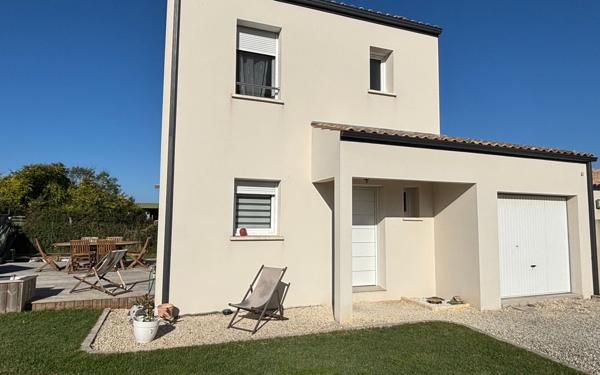 Maison à vendre    4 pièces •  Saint-Augustin