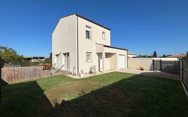 Maison à vendre    4 pièces •  Saint-Augustin