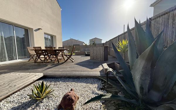 Maison à vendre    4 pièces •  Saint-Augustin