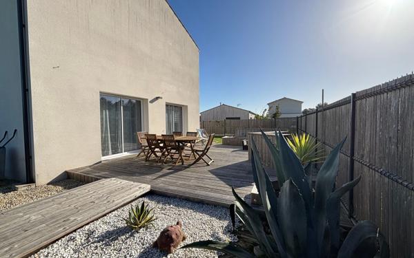 Maison à vendre    4 pièces •  Saint-Augustin