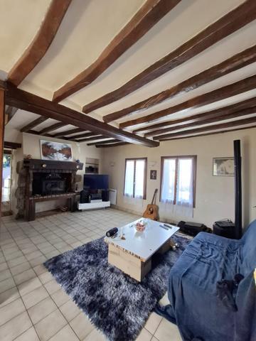 À vendre - Maison mitoyenne 1 côté, 3 pièces située à Rouessé-Fontaine (72610)