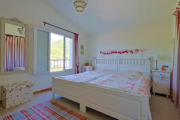 Camps-la-Source (83170) Jolie maison avec piscine, vue et chambre d'amis